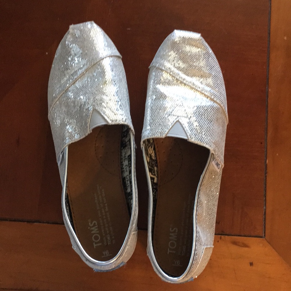 Toms